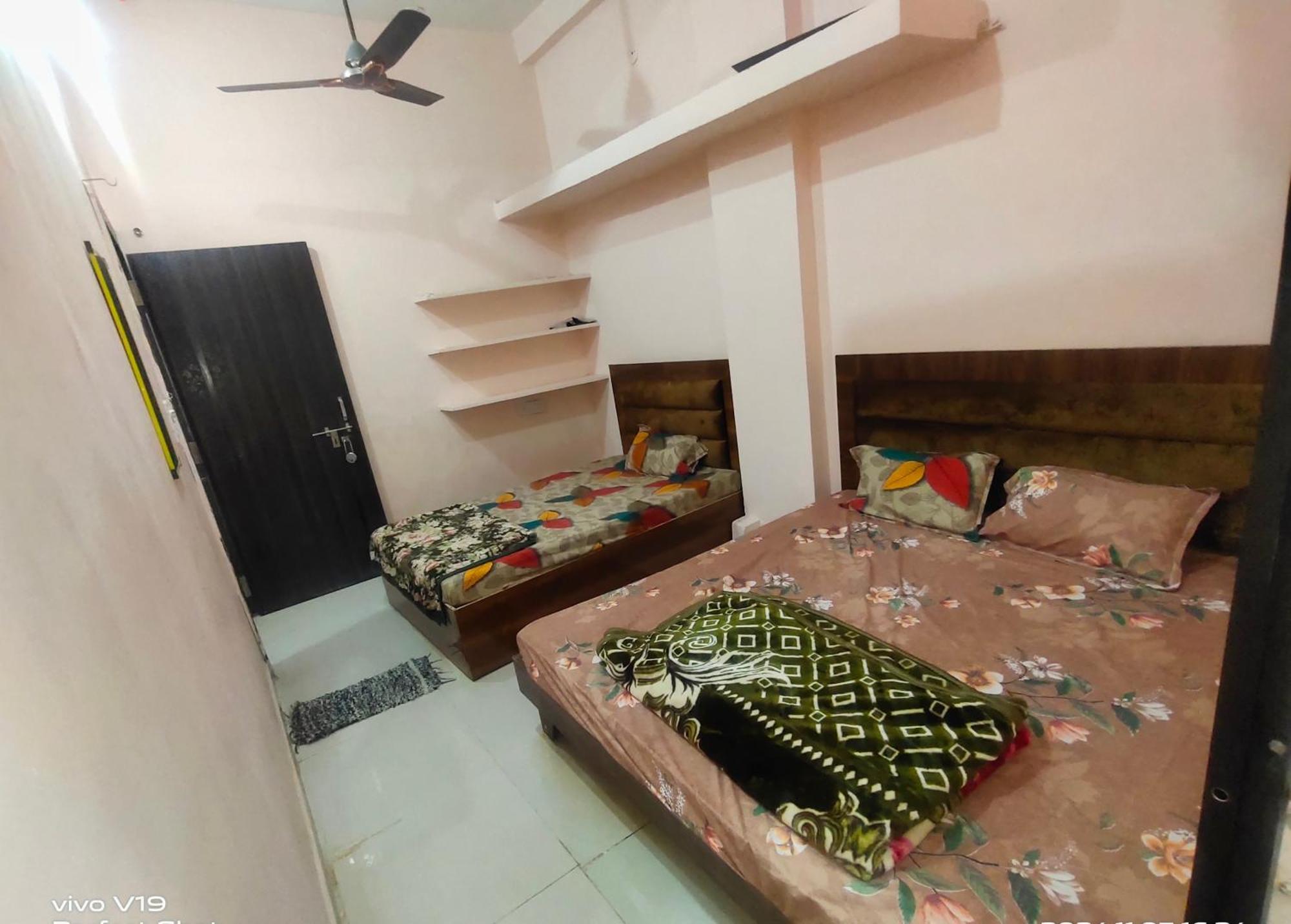 Deviksha Home Stay Удджайн Экстерьер фото